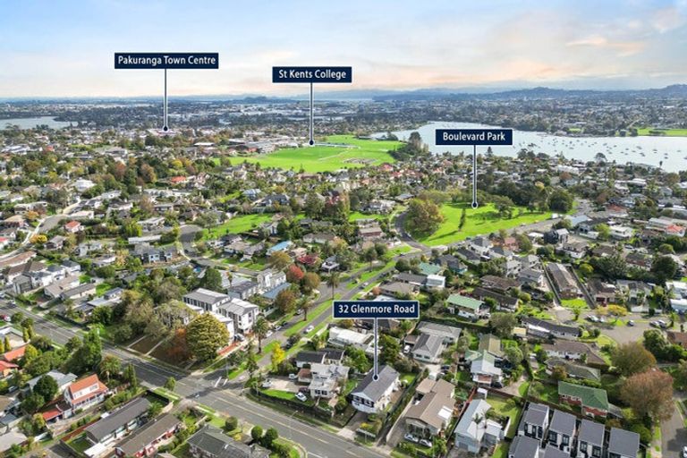 Photo of property in 32 Glenmore Road, Sunnyhills, Auckland, 2010