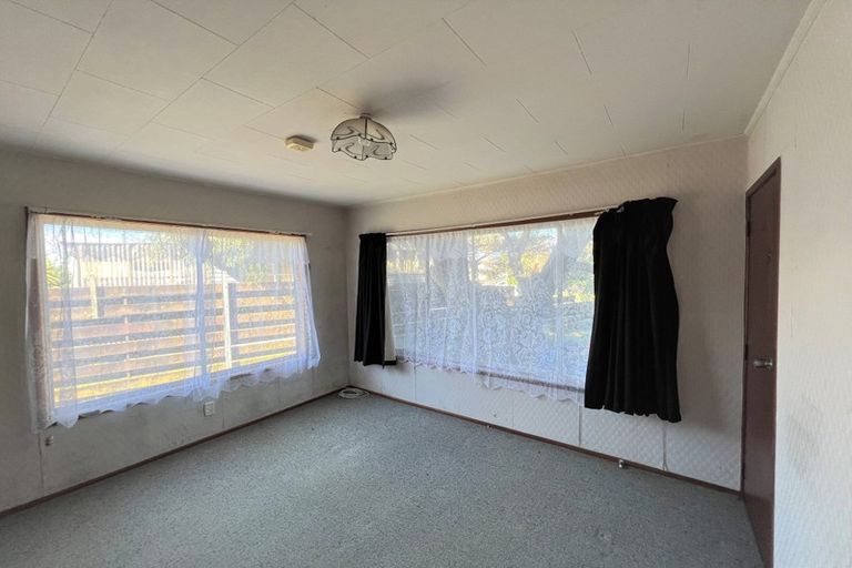 Photo of property in 94 Crawford Avenue, Mangere Bridge, Auckland, 2022