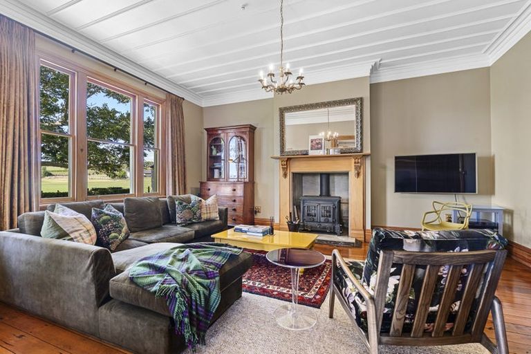 Photo of property in 137 Egmont Road, Hillsborough, New Plymouth, 4372