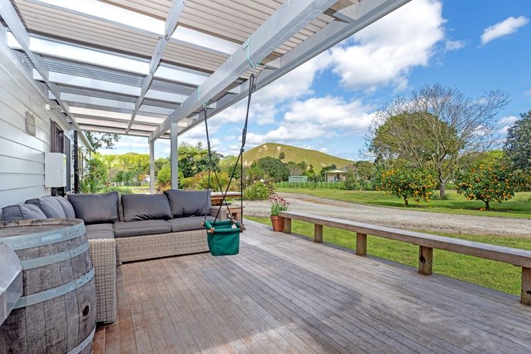 Photo of property in 76 Banks Street, Tolaga Bay, 4077