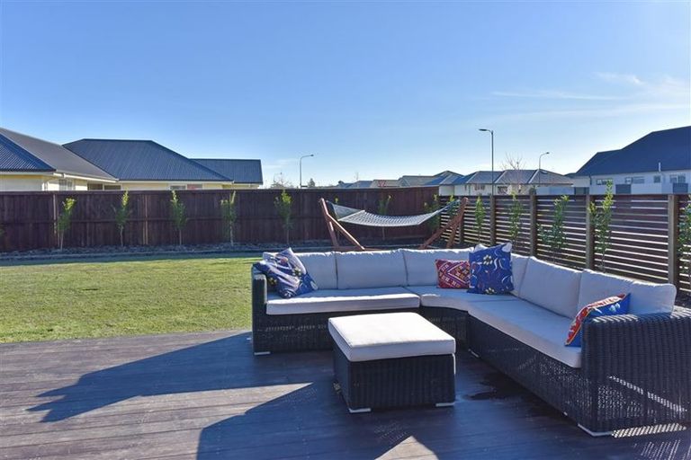 Photo of property in 40 Watkins Drive, Rangiora, 7400