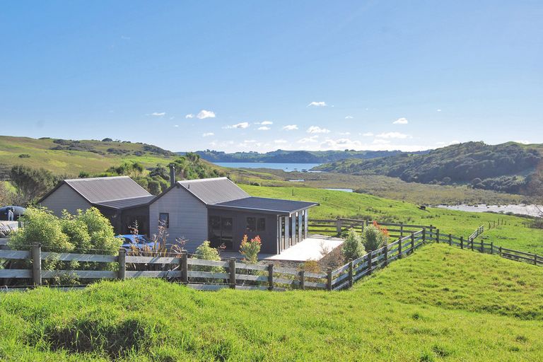 Photo of property in 27 Waterview Crescent, Kaiwaka, 0573