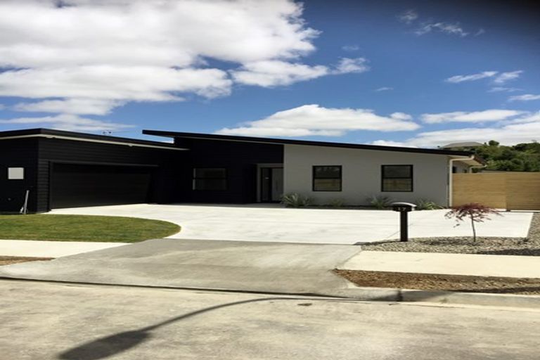 Photo of property in 17 Serenity Crescent, Kelvin Grove, Palmerston North, 4414