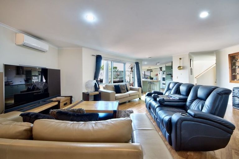 Photo of property in 147f Sturges Road, Henderson, Auckland, 0612