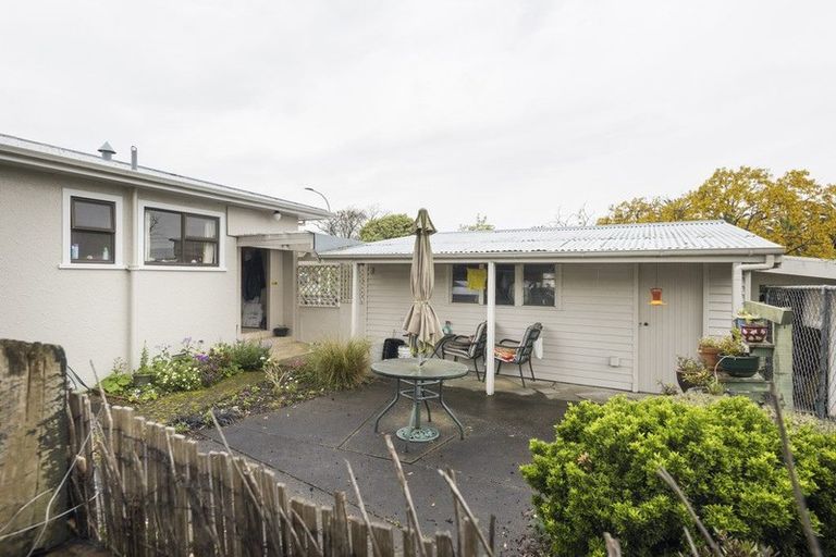 Photo of property in 64 College Street, Awapuni, Palmerston North, 4412