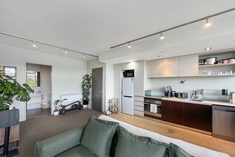 Photo of property in Revolucion Apartments, 305e/28 Torrens Terrace, Mount Cook, Wellington, 6011