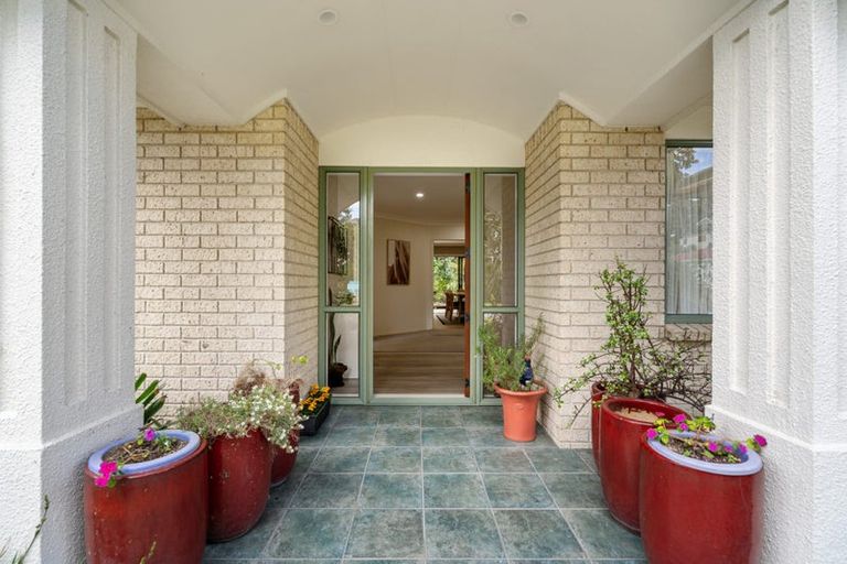 Photo of property in 27 Hogarth Rise, West Harbour, Auckland, 0618