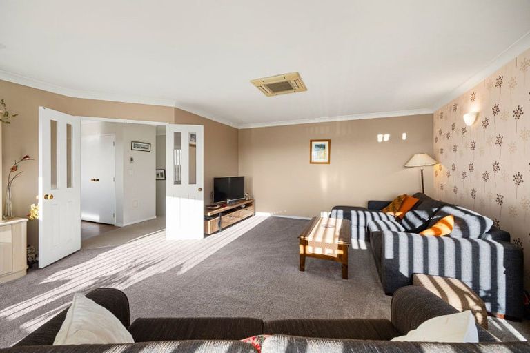 Photo of property in 6 Tironui Terrace, Western Heights, Hamilton, 3200