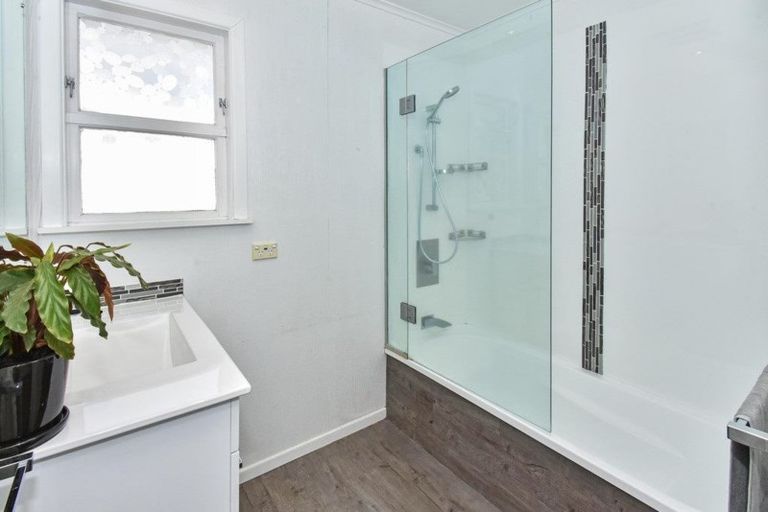 Photo of property in 38 Jupiter Street, Rosehill, Papakura, 2113