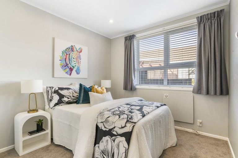 Photo of property in 1/51 Larne Avenue, Pakuranga Heights, Auckland, 2010