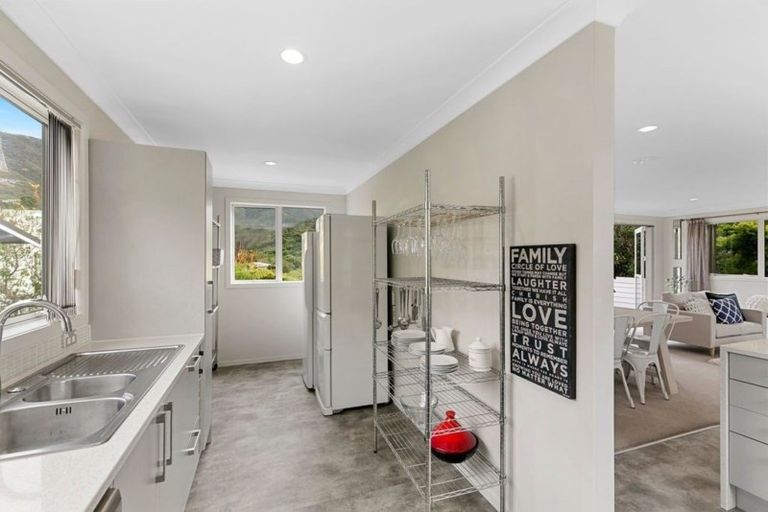 Photo of property in 38a Silverstream Road, Crofton Downs, Wellington, 6035