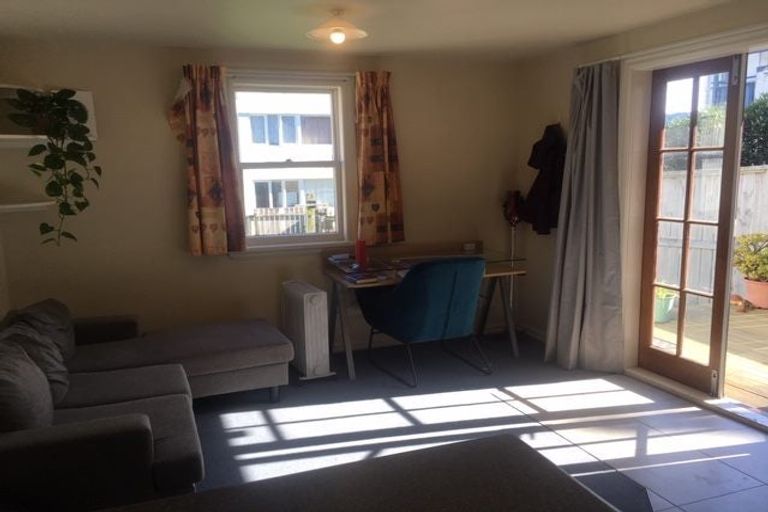 Photo of property in 60 Austin Street, Mount Victoria, Wellington, 6011