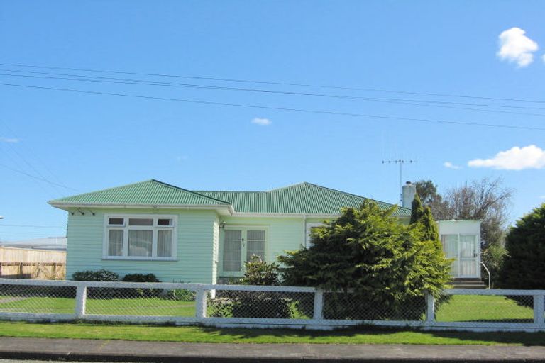 Photo of property in 21 George Street, Levin, 5510
