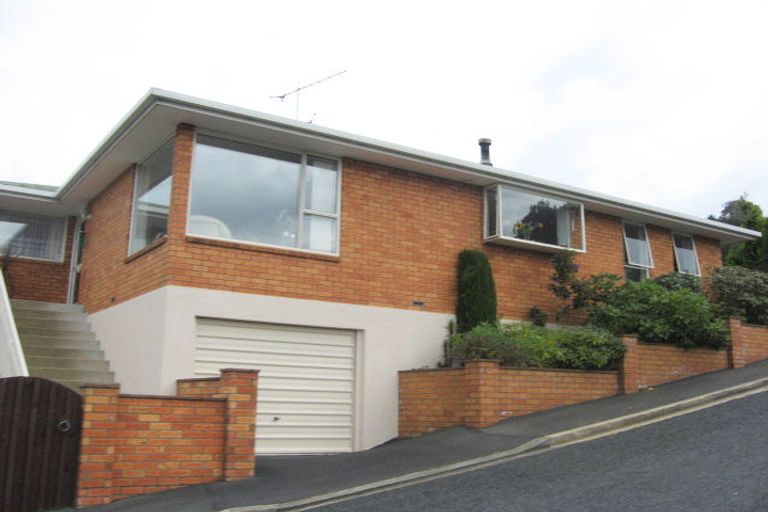 Photo of property in 18 Barnes Drive, Caversham, Dunedin, 9011