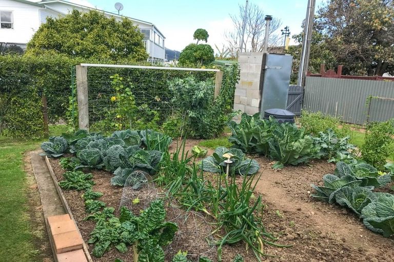 Photo of property in 19 West Crescent, Te Puru, Thames, 3575