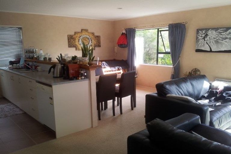 Photo of property in 3/75 Stanley Road, Glenfield, Auckland, 0629