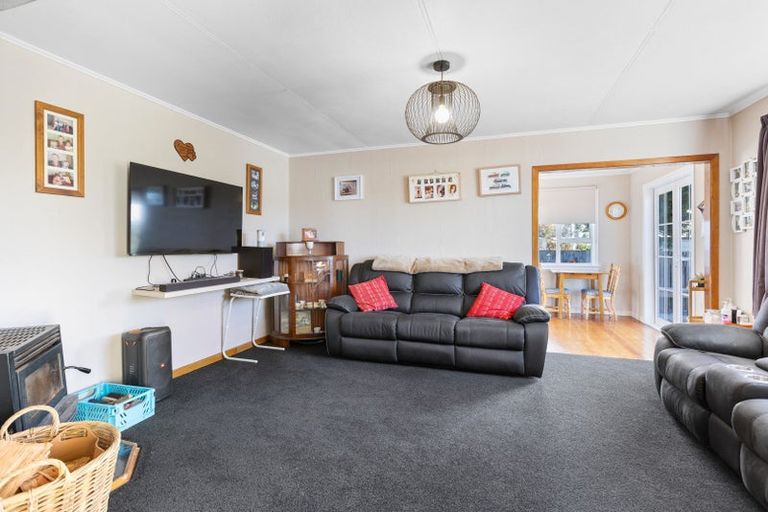 Photo of property in 16 Cumming Street, Okato, 4335