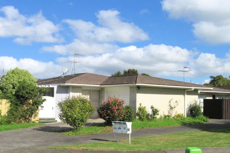 Photo of property in 2/16 Vivian Wilson Drive, Eastern Beach, Auckland, 2012