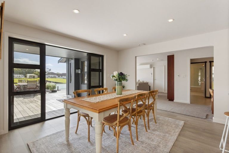 Photo of property in 10 Hei Esplanade, Whitianga, 3510