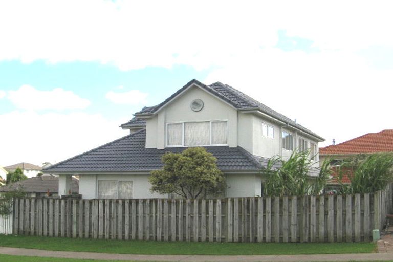 Photo of property in 2/49 Rochester Crescent, Somerville, Auckland, 2014