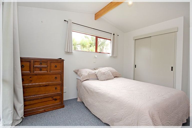 Photo of property in 17 Aru Street, Tangimoana, 4822