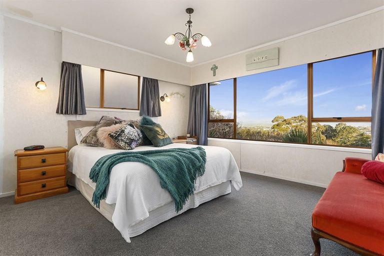 Photo of property in 25 Cyclarama Crescent, Massey, Auckland, 0614