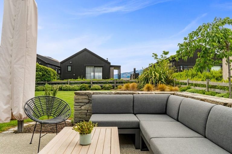 Photo of property in 2 Jacks Point Rise, Jacks Point, Queenstown, 9371