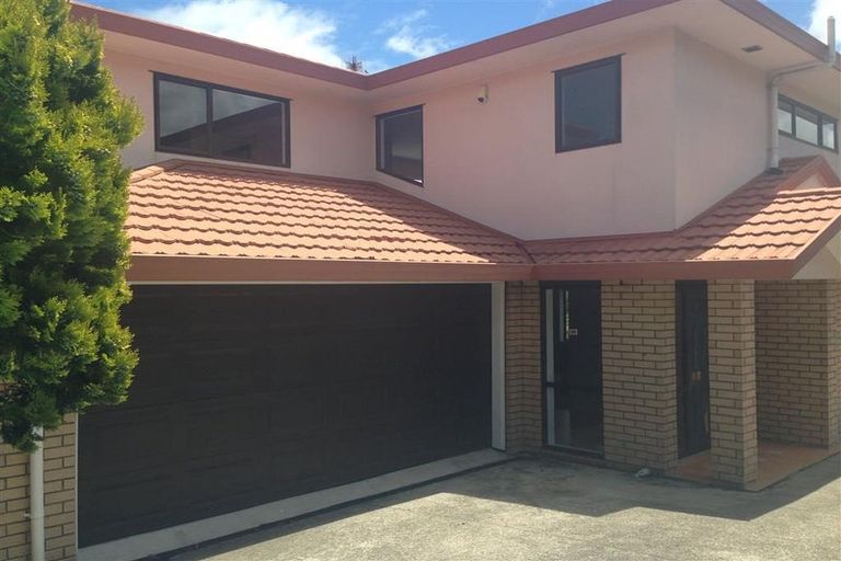 Photo of property in 7 Pistachio Place, Goodwood Heights, Auckland, 2105