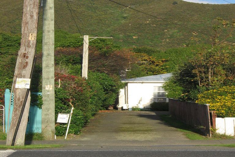 Photo of property in 1118 High Street, Taita, Lower Hutt, 5011