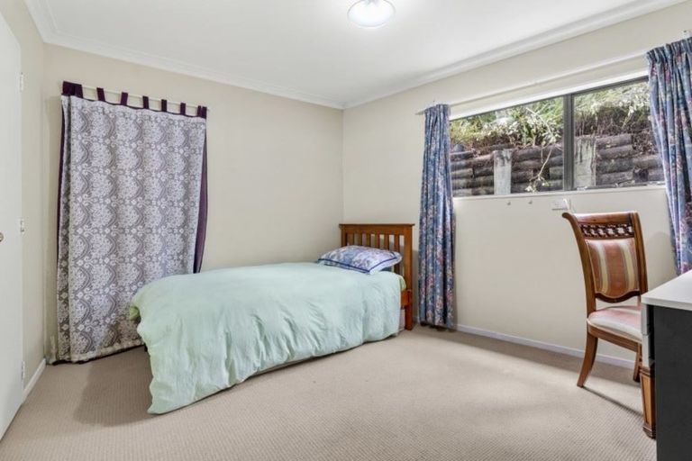 Photo of property in 11 Homewood Place, Chatswood, Auckland, 0626