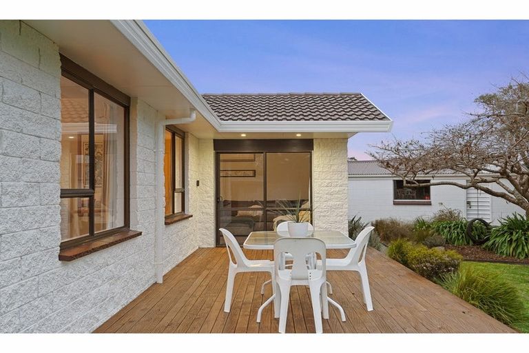Photo of property in 17a Chadbury Street, Parklands, Christchurch, 8083