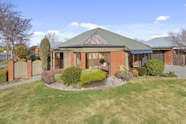 Photo of property in 1 Audley Gate, Avonhead, Christchurch, 8042