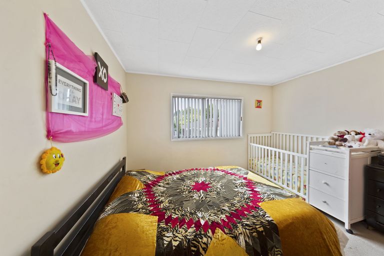 Photo of property in 56 Peverill Crescent, Papatoetoe, Auckland, 2025
