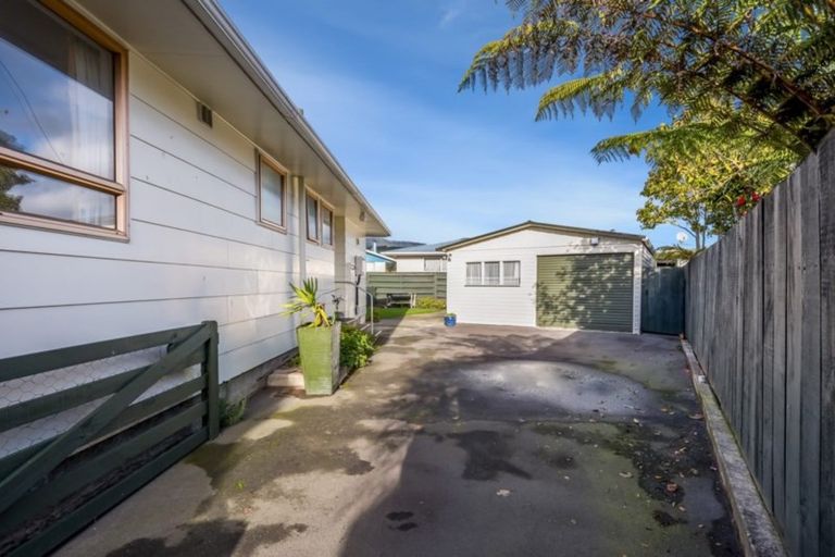Photo of property in 70 California Drive, Totara Park, Upper Hutt, 5018