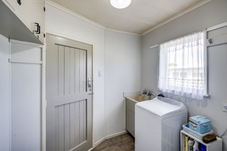 Photo of property in 38 Puketapu Road, Taradale, Napier, 4112