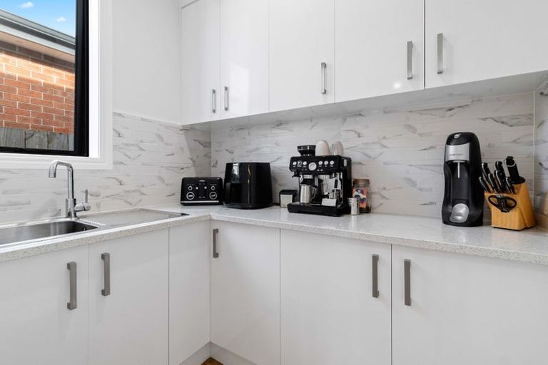 Photo of property in 4 Poutawa Lane, Clarks Beach, 2122