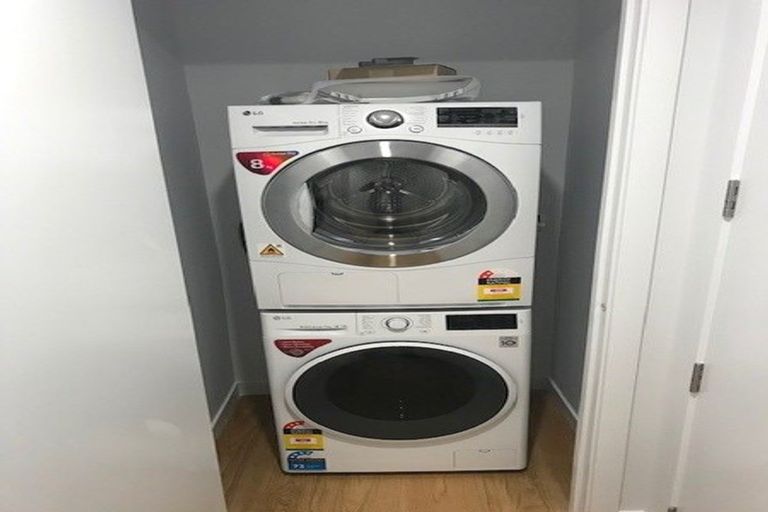 Photo of property in Frank Sargeson Apts, 508/74 Anzac Street, Takapuna, Auckland, 0622