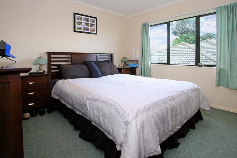 Photo of property in 44 Senator Drive, Manurewa, Auckland, 2105