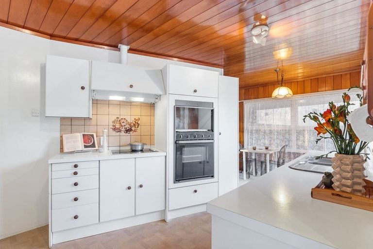 Photo of property in 44 Saffron Street, Birkdale, Auckland, 0626