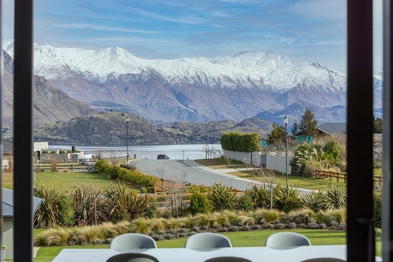 Photo of property in 28 Minaret Ridge, Wanaka, 9305