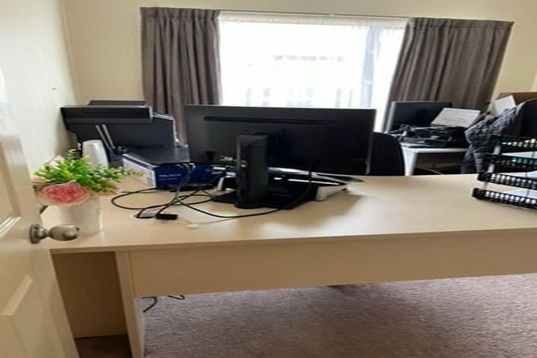 Photo of property in 70 Naylors Drive, Mangere, Auckland, 2022