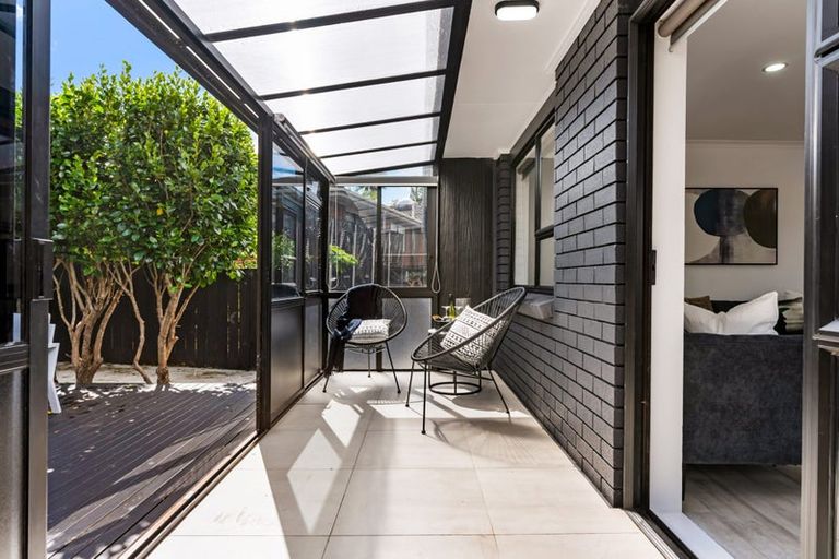 Photo of property in 1/131 Botany Road, Botany Downs, Auckland, 2010