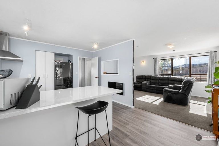 Photo of property in 112 Norana Road, Timberlea, Upper Hutt, 5018