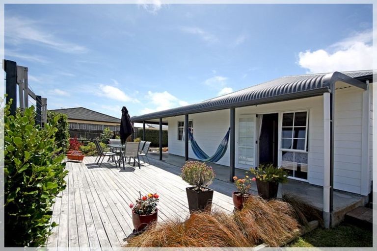 Photo of property in 6 Godwit Court, Foxton Beach, Foxton, 4815