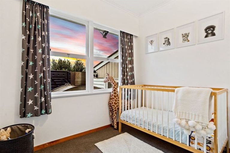 Photo of property in 6 Vina Place, Massey, Auckland, 0614