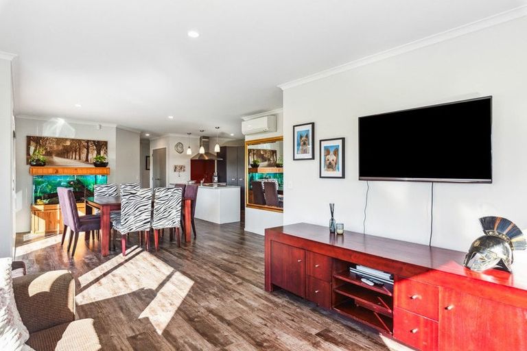 Photo of property in 10 Gallipoli Place, Paraparaumu, 5032