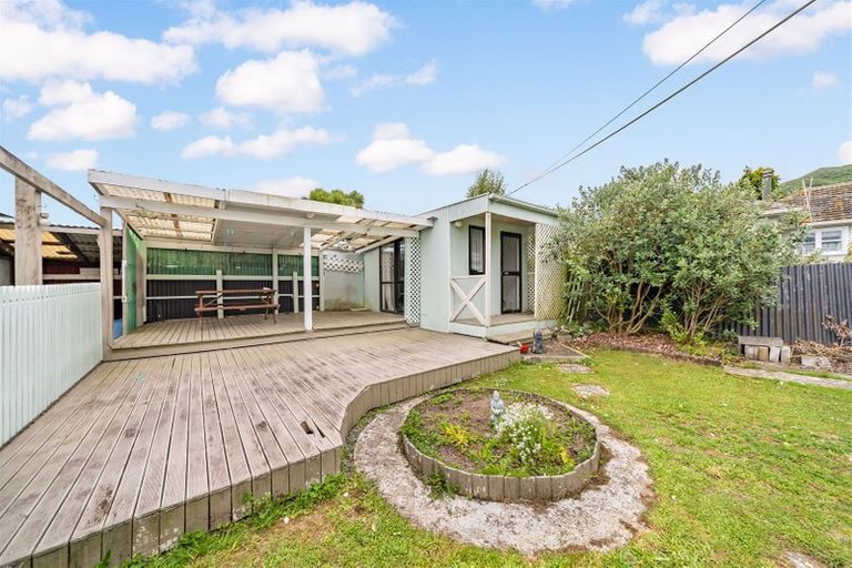 Photo of property in 4 Mckay Street, Wainuiomata, Lower Hutt, 5014