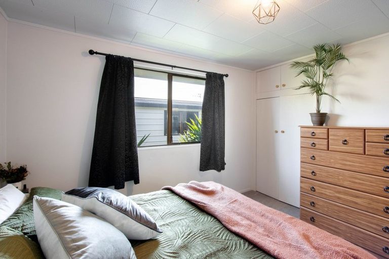 Photo of property in 32 Plowman Crescent, Onekawa, Napier, 4110