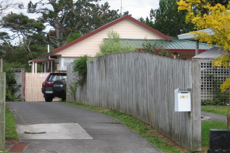 Photo of property in 82a Harmel Road, Glendene, Auckland, 0602