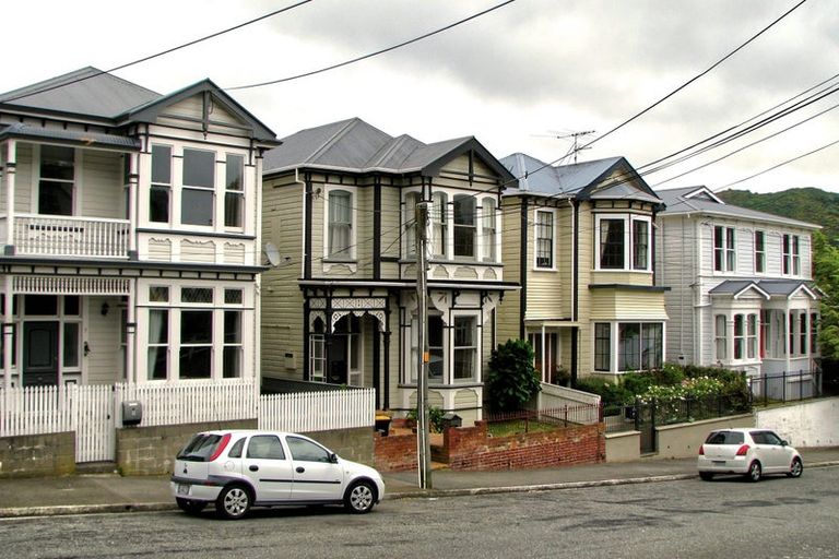 Photo of property in 15 Dee Street, Island Bay, Wellington, 6023